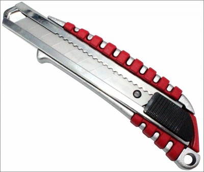 Нож метал усилен с сегментированным лезвием Мастер 18мм квадрат фиксатор 3-ON 13-05-105 (12/144) (W)